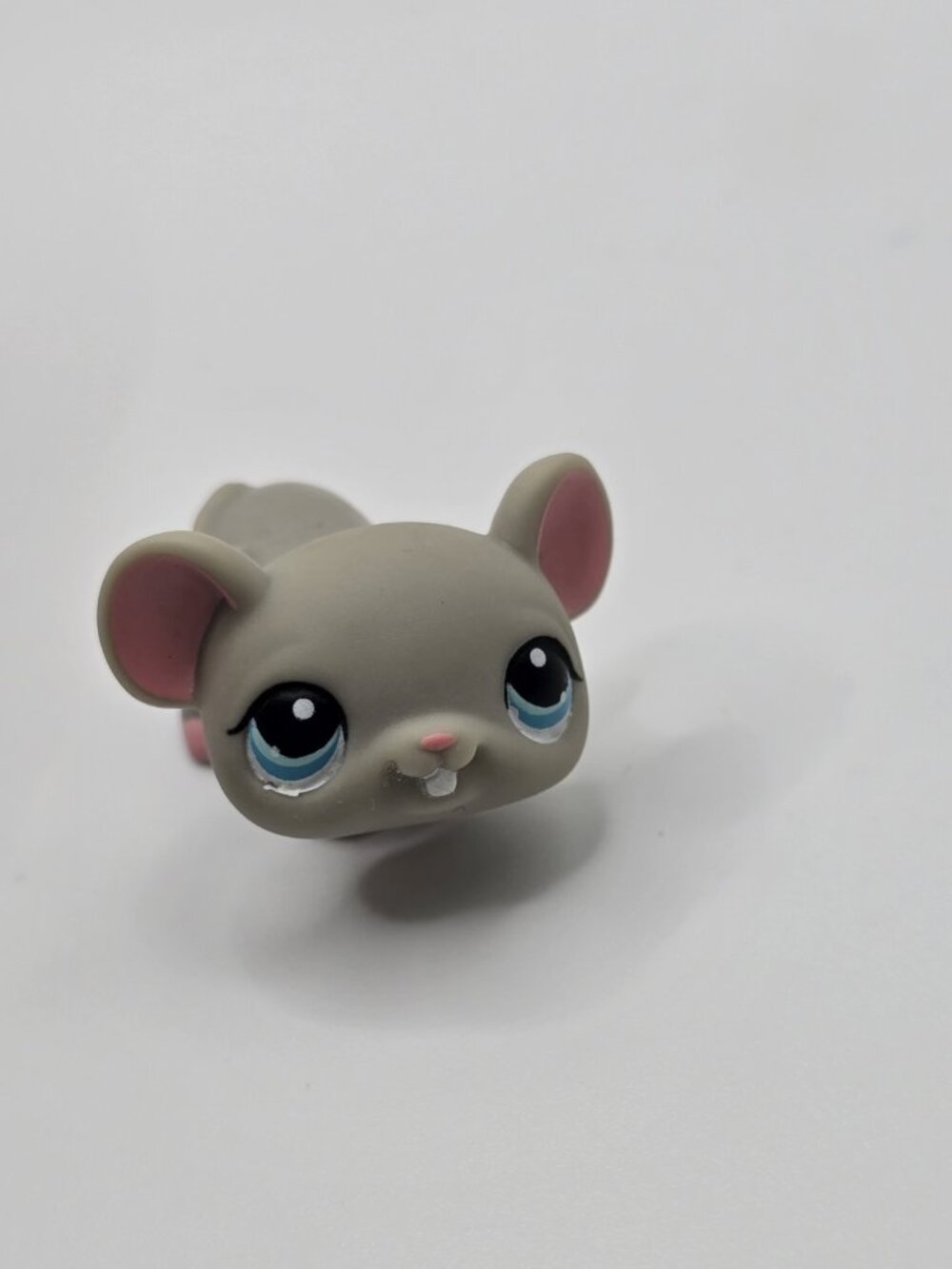 Littlest Pet Shop LPS #80 Grey Mouse Blue Eyes And Pink Feet Hasbro